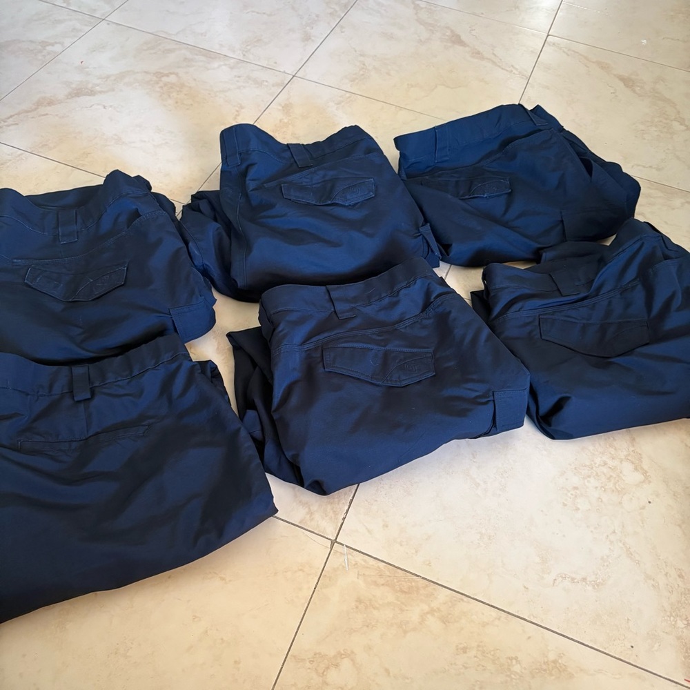 5.11 Tactical Size 50 LOT OF 6 mens Pants - Picture 14 of 15